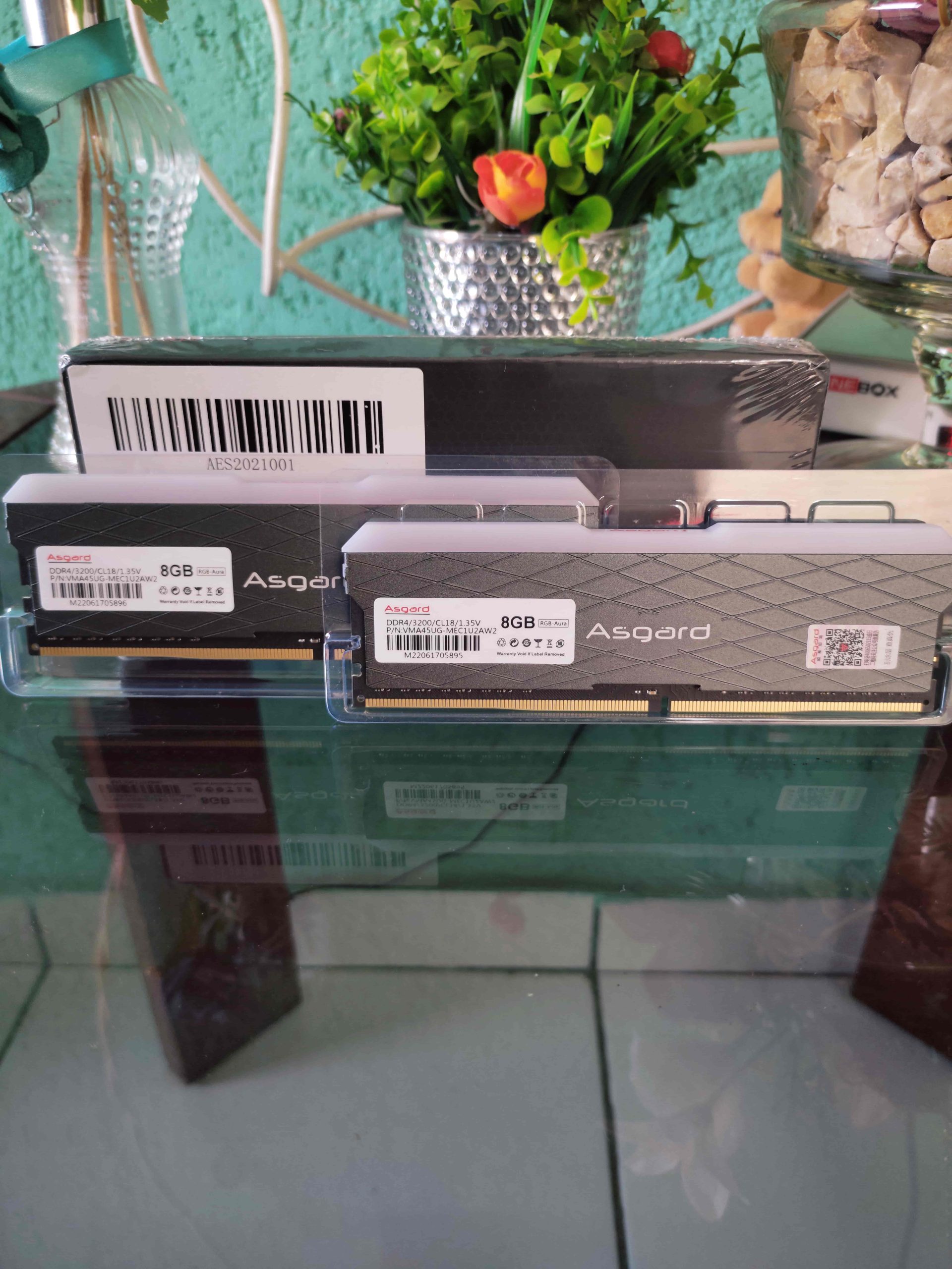 KIT Memória RAM 2x8GB 3200MHz RGB DDR4