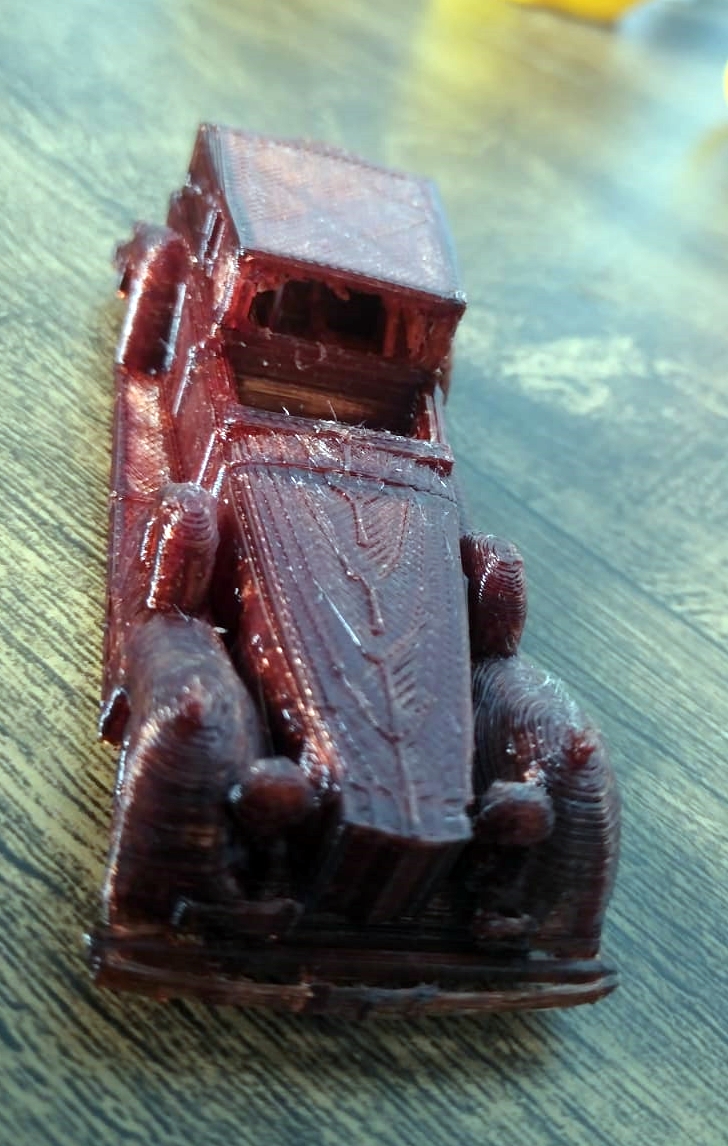 Miniatura cadilac feita em impressora 3D