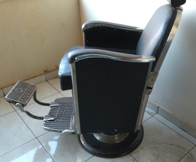 Cadeira de barbeiro ferrante anos 70 - Cadeira de barbeiro